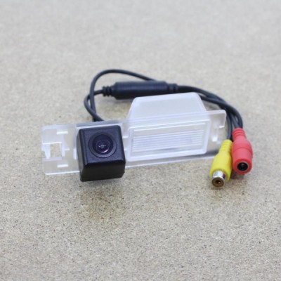 Камера заднего вида iDial CCD-202 Fiat 500L, Fiat Nuovo Doblo, Fiat Doblo
